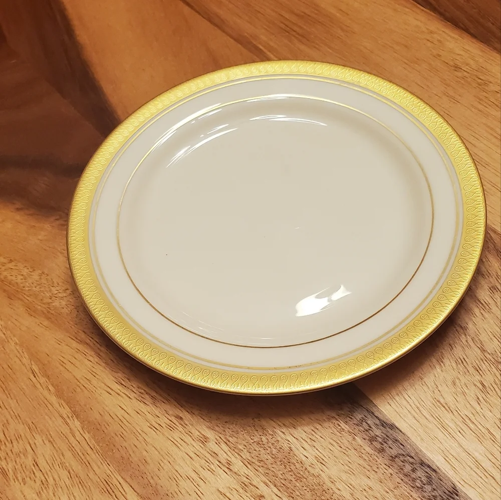 Pickard  Saucer  Palace